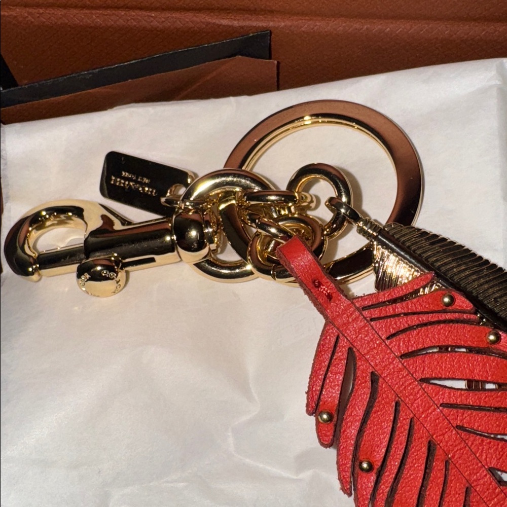 NWOT , Coach vintage red leather/ gold feather key/bag charm. - Picture 3 of 7